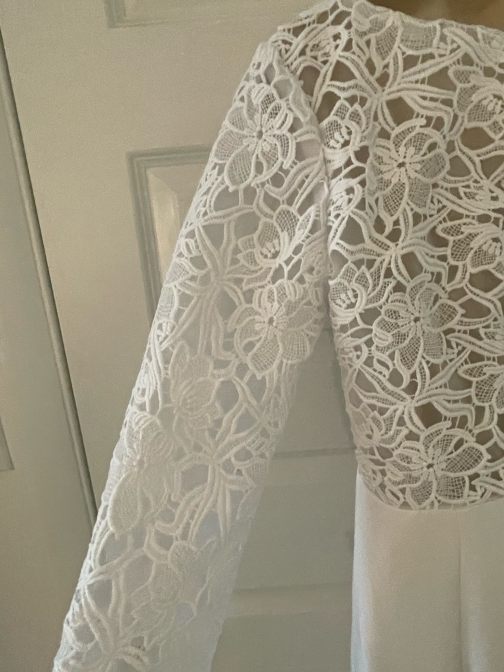**NEW** White Lace Long-Sleeve V-Neck Dress - 6 - Picture 10 of 14